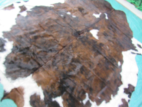 Tricolor Cowhide Rug (predominantly medium brown) Size: 7x6 feet M-1187