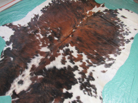 Tricolor Cowhide Rug (predominantly medium brown) Size: 6.5x6.2 feet M-1189