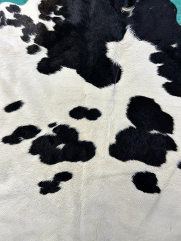 Black & White Small Cowhide Rug Size: 5x5 feet C-1675