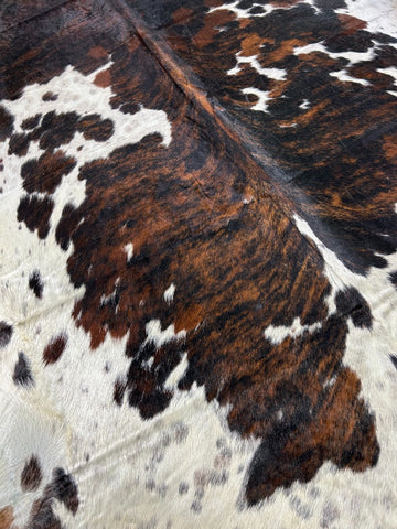 Tricolor Cowhide Rug (huge) Size: 8.5x7 feet M-1379