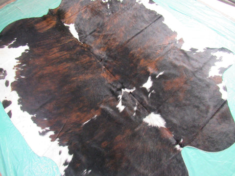 Tricolor Cowhide Rug (a couple of stitches) Size: 7x7 feet M-1204