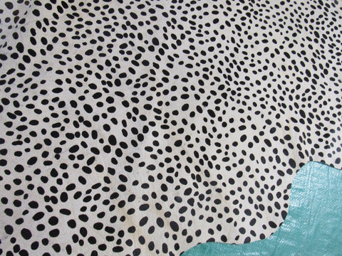 Cheetah Print Cowhide Rug (has a line down the middle/ 1 stitch) Size: 7x5.2 feet M-1210