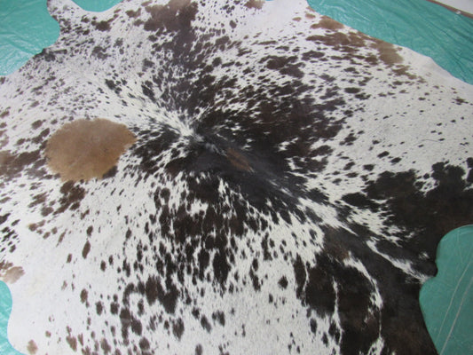 Speckled Cowhide Rug Size: 7' X 6' Brown/White Cowhide Rug K-206