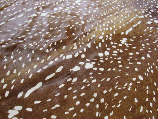 Tapis en peau de vache à imprimé cerf Axis Taille : 7' X 6' Tapis en peau de vache à imprimé cerf marron/blanc K-233